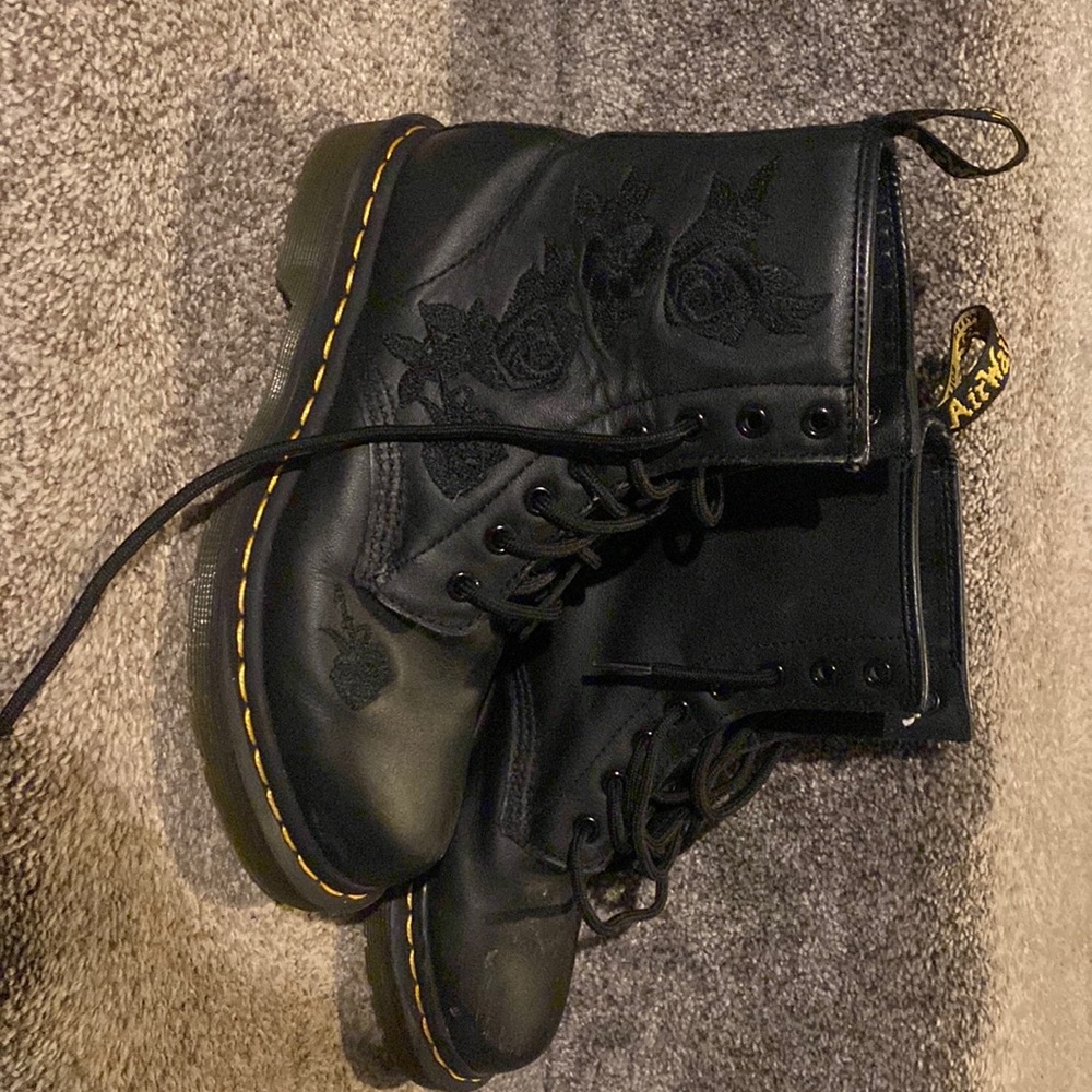 Excellent condition the original Dr.Martens black with flower details.